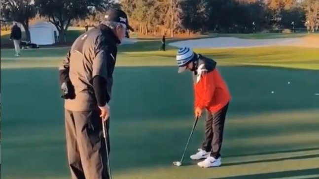Golf fans react to video of Gary Player giving Charlie Woods a putting lesson